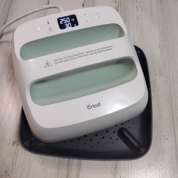 Cricut | Office | Cricut Easypress 2 9x9 Heat Press Machine Mint Color ...